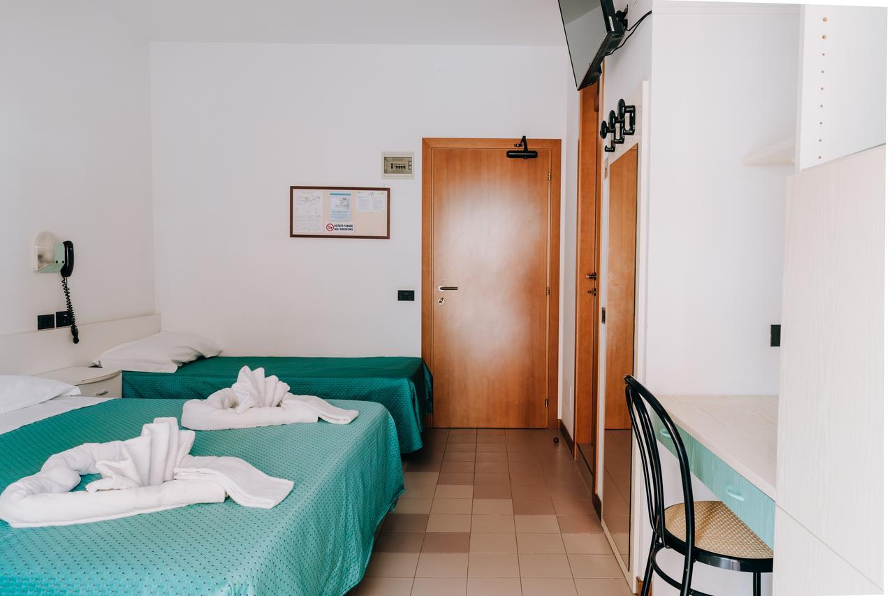 Hotel Villa Claudia Bellaria-Igea Marina Luaran gambar