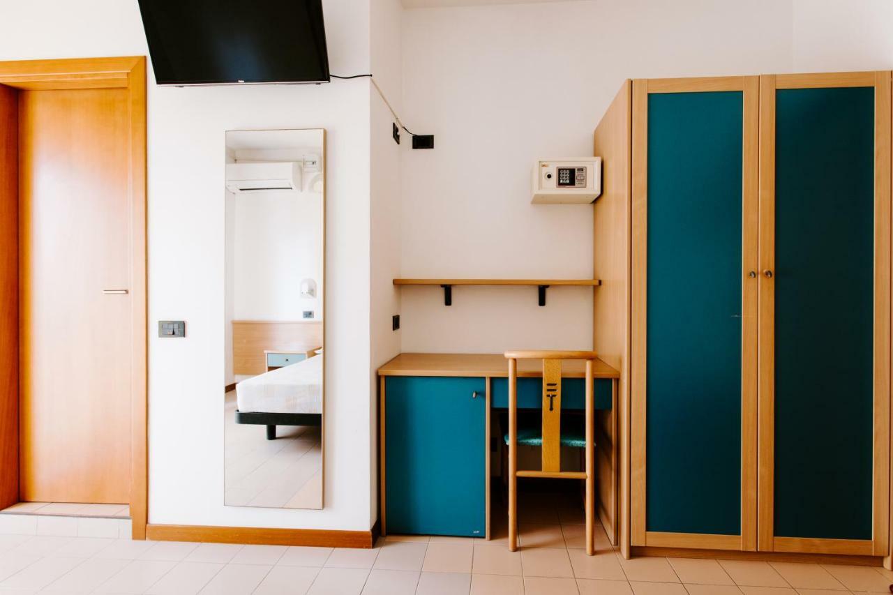 Hotel Villa Claudia Bellaria-Igea Marina Luaran gambar